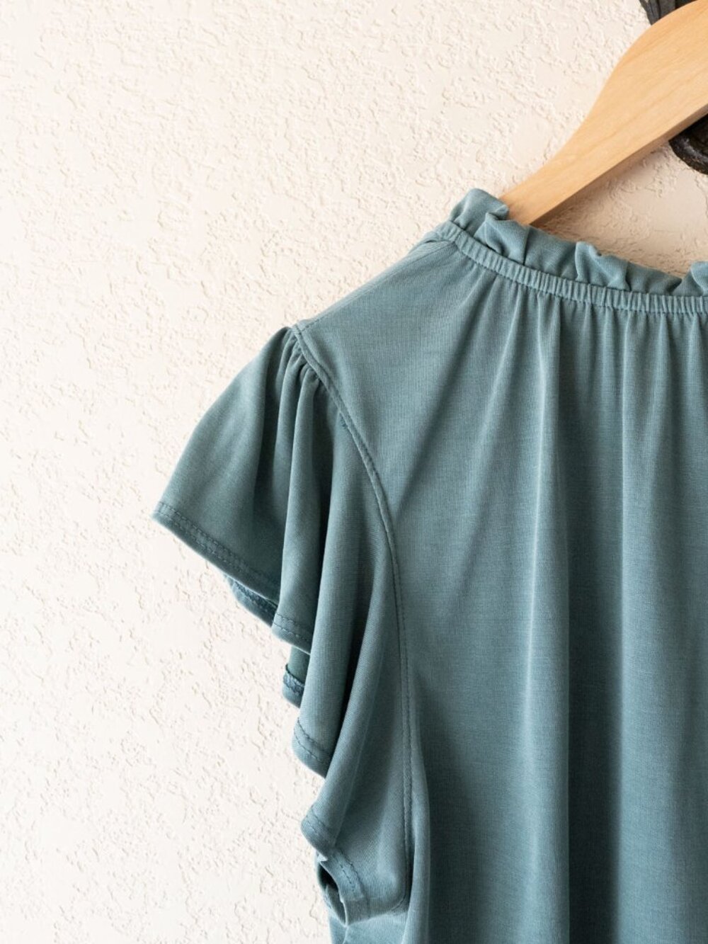 Green Envelope Womens L Teal Flutter Sleeve Top Ruffle Neck Tie Boho Blouse - Picture 11 of 14